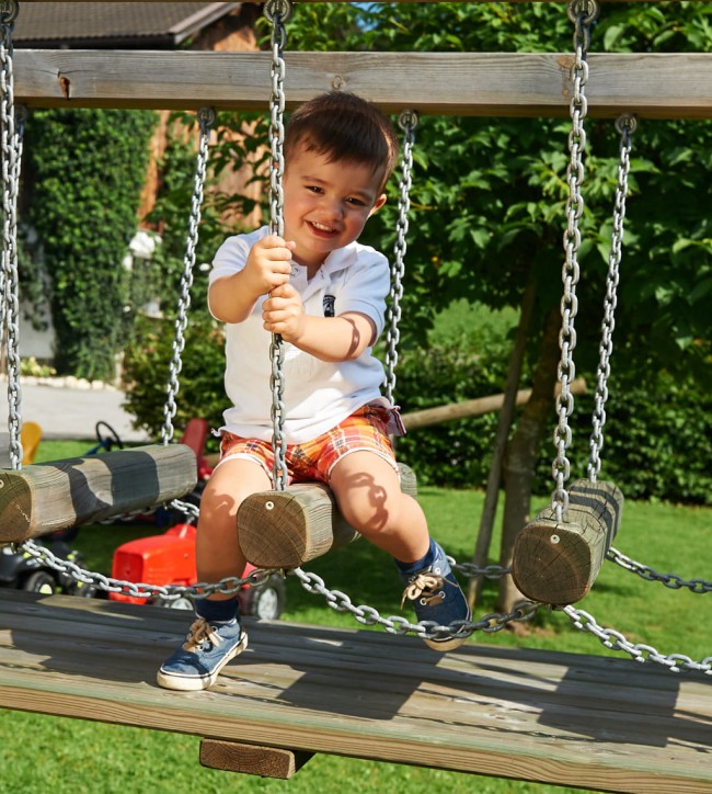 Spielplatz auf dem Erlebnisbauernhof Untersüßgut in Eben im Pongau