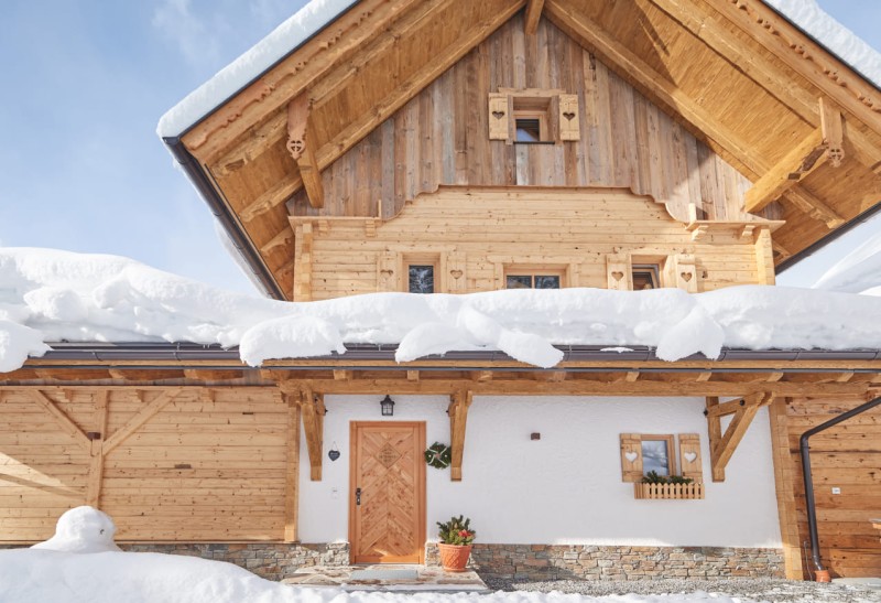 Eingang von vorne im Winter