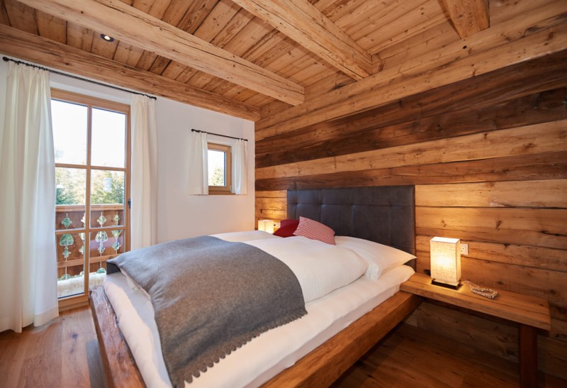 Schlafzimmer mit Doppelbett