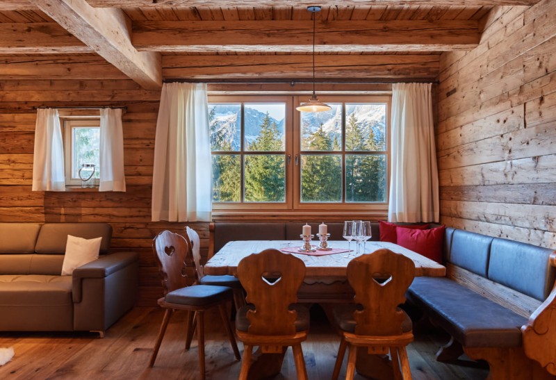 Essbereich mit Tisch