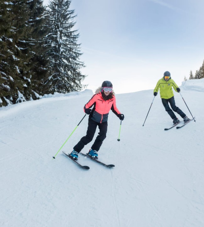 Skifahren in Ski amad&eacute;